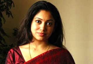 மலையாள பெண் இயக்குனரின் திரைப்படத்திற்கு விருது:கேரள தயாரிப்பாளர்கள் கொந்தளிப்பு | Dinamalar Tamil News