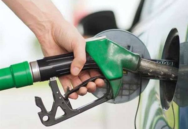 Govt raise excise duty on petrol, diesel by Rs 3 per litreகலால் வரி  அதிகரிப்பு: பெட்ரோல்,  டீசல் விலை ரூ.3 உயர்கிறது