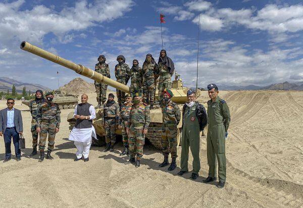Defence Minister, Rajnath Singh, ladakh, India, ராஜ்நாத் சிங்