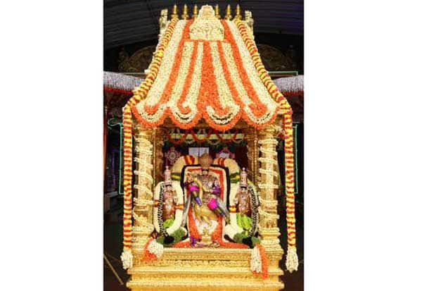  பிரம்மோற்சவ நான்காம் நாளில் சர்வபூபாள வாகனத்தில் மலையப்பசுவாமி