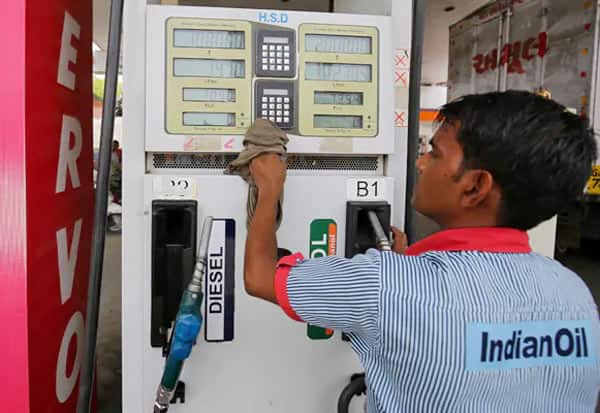 delhi, petrol, price, reduced,