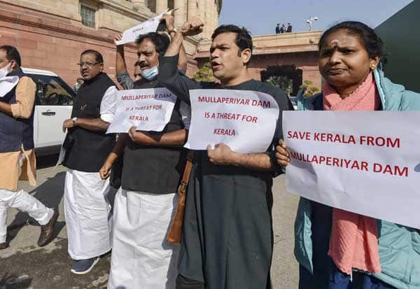 Mullaiperiyaru, Kerala, Congress, MPs, Protest, Against, Tamil Nadu, முல்லைப்பெரியாறு, தமிழகம், எதிர்ப்பு, கேரள காங்கிரஸ், எம்பிக்கள், போராட்டம் 