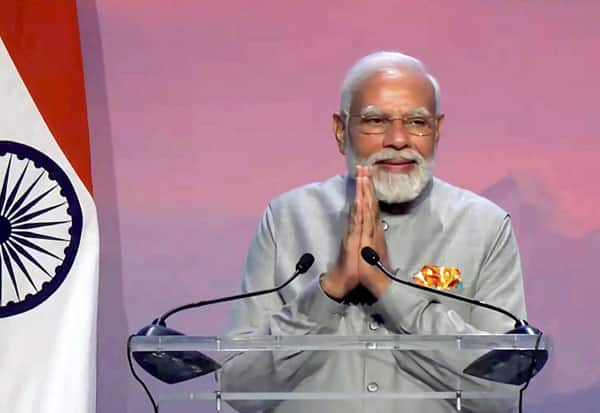 Izinkan saya bertanya sesuatu … kan?  Akan melakukan ..?  Perdana Menteri Modi bersorak untuk orang India yang tinggal di luar negeri!  |  dinamika