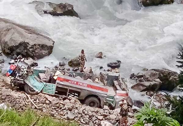 Border Police, Personnel Kill, Bus, Fall, River, Kashmir,
