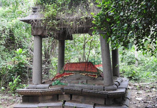   மலைமண்டல பெருமாள் கோவில் இடம் கோவில் நிர்வாக அதிகாரிகள் ஆய்வு