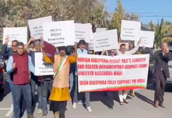 US: Indian diaspora holds protest in California against BBC documentary on PM Modiபிபிசி ஆவணப்படத்திற்கு எதிர்ப்பு: அமெரிக்காவில் இந்தியர்கள் போராட்டம்