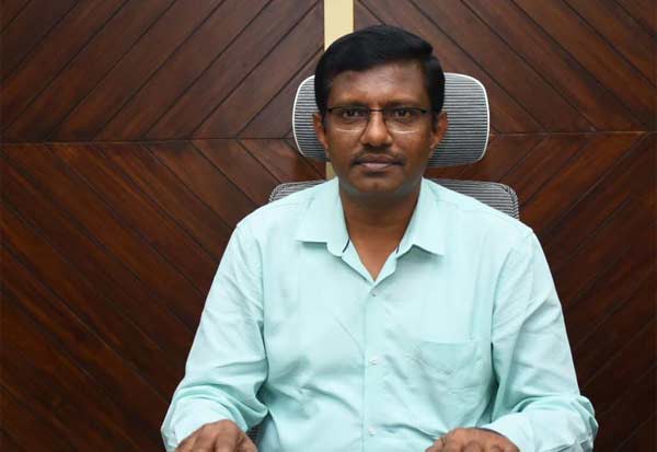 Vellore Corporation Commissioner assumes charge  வேலூர் மாநகராட்சி கமிஷனர் பொறுப்பேற்பு