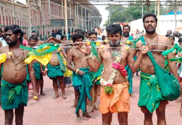 Thaipusam: People flock to Murugan temple chanting Arogara   முருகன் கோயில்களில் அரோகரா கோஷத்துடன் பக்தர்கள் குவிந்தனர்