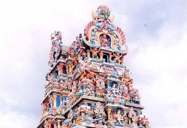 Tight security at temples: Hindu front insists    கோவில்களில் பலத்த பாதுகாப்பு: இந்து முன்னணி வலியுறுத்தல்