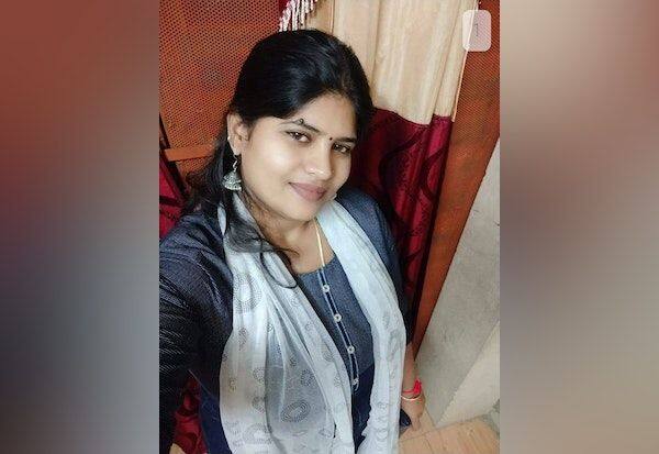 Dismissed female officer Rs 10.55 lakh scam   'டிஸ்மிஸ்' பெண் அதிகாரி ரூ.10.55 லட்சம் மோசடி