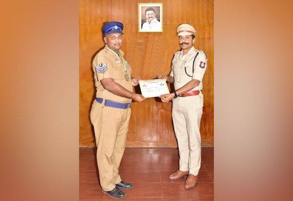 Cuddalore policeman is the first in India   கடலுார் போலீஸ்காரர்  இந்திய அளவில் முதலிடம்