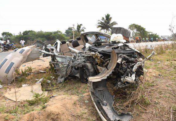 3 people including mother and son died in a tragic accident near T. Malai   தி.மலை அருகே கோர விபத்து தாய், மகன் உட்பட 3 பேர் பலி