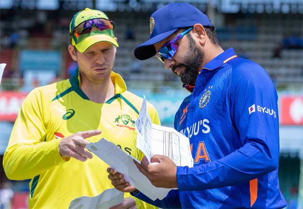 Last ODI vs India: Aussies, Batting  இந்தியாவுக்கு எதிரான கடைசி ஒருநாள் போட்டி: ஆஸி., 'பேட்டிங்'