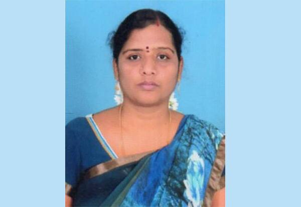 Teacher commits suicide by jumping in front of train  ரயில் முன் பாய்ந்து ஆசிரியை தற்கொலை
