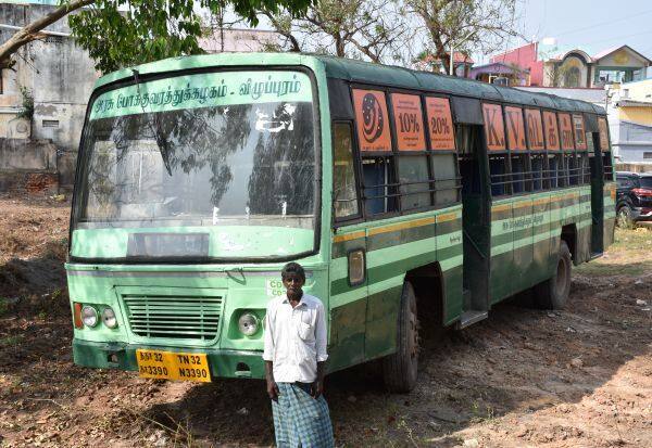 Government bus confiscated without compensation   இழப்பீடு வழங்காத அரசு பஸ் 'ஜப்தி'
