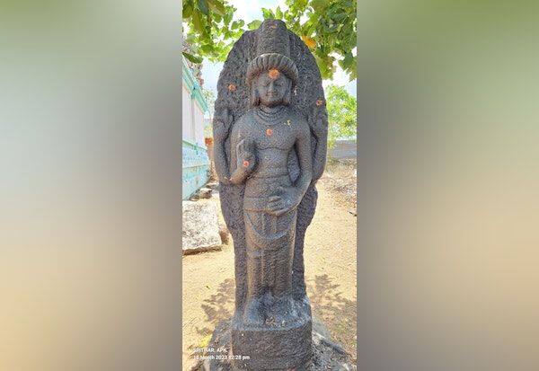Pandyar Brahma Shasta sculpture found at Thanjavur   பாண்டியர் பிரம்ம சாஸ்தா சிற்பம் தஞ்சாக்கூரில் கண்டெடுப்பு