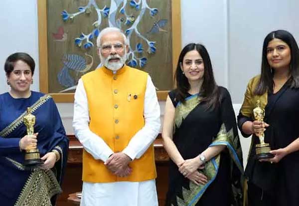 PM Modi meets Oscar winning film crew   ஆஸ்கர் விருது வென்ற  படக்குழுவினருடன் பிரதமர் மோடி சந்திப்பு