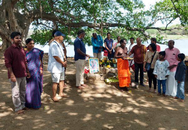 Researchers meeting with Tolgudi genetic family in Usilampatti area    உசிலம்பட்டி பகுதியில் தொல்குடி மரபணு குடும்பத்தினருடன் ஆய்வாளர்கள் சந்திப்பு