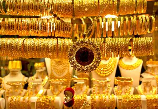 The price of gold has been rising steadily   தங்கம் விலை ‛கிடு கிடு' உயர்வு