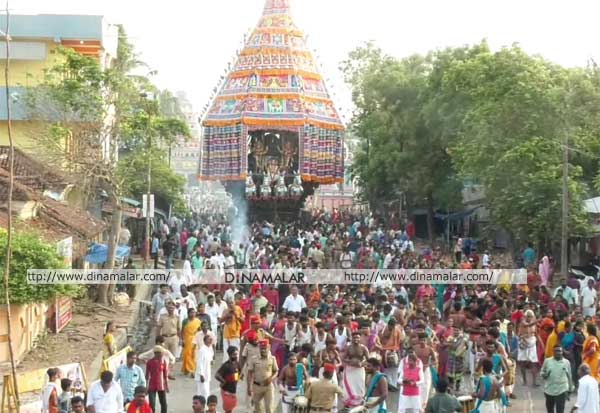 Tirunallaru Temple Festival: Large number of devotees participate   திருநள்ளாறு கோவில் தேர்திருவிழா: ஏராளமான பக்தர்கள் பங்கேற்பு