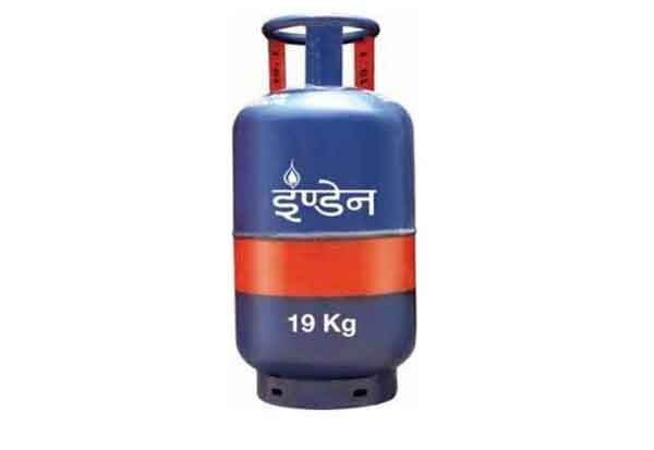 Commercial LPG cylinder prices slashed by Rs 83.5; domestic unchanged வணிக பயன்பாட்டுக்கான எரிவாயு சிலிண்டர் விலை ரூ.84.90 குறைப்பு