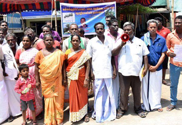 Demonstration in Kallakurichi demanding permission to sell water   பதநீர் விற்க அனுமதி கோரி கள்ளக்குறிச்சியில் ஆர்ப்பாட்டம்
