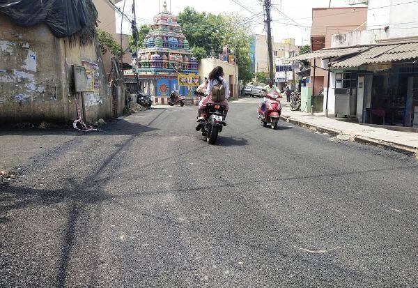 Tarpaulin system on Ramapuram Naidu Road   ராமாபுரம் நாயுடு சாலையில் தார்ச்சாலை அமைப்பு