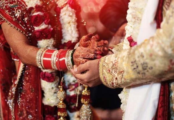 The bride and groom died of a heart attack the day after their wedding    திருமணம் முடிந்த மறுநாளில் மாரடைப்பால் இறந்த மணமக்கள்  