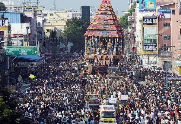  Thousands of devotees participate in Kanchi Varadhar Temple Chariot Festival Kolakalam chanting Varatha, Govinda   காஞ்சி வரதர் கோவில் தேர் திருவிழா கோலாகலம்  'வரதா, கோவிந்தா' கோஷத்துடன் ஆயிரக்கணக்கான பக்தர்கள் பங்கேற்பு