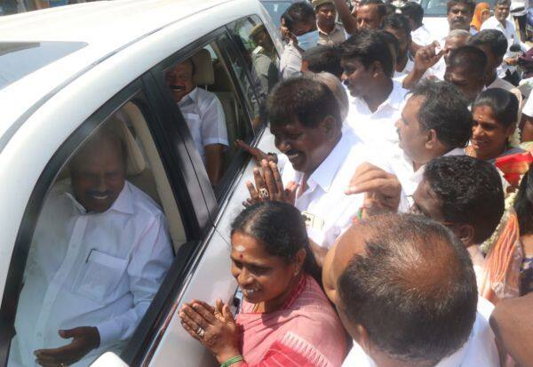 Welcome to Minister Velu in Cuddalore   அமைச்சர் வேலுவுக்கு கடலுாரில் வரவேற்பு