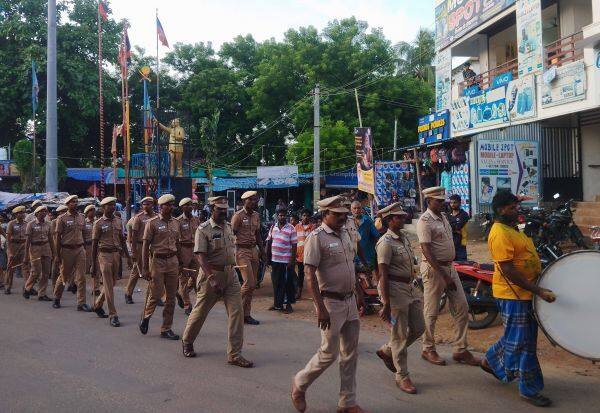  Ganesha statue procession Police parade    விநாயகர் சிலை ஊர்வலம்; போலீசார் அணிவகுப்பு