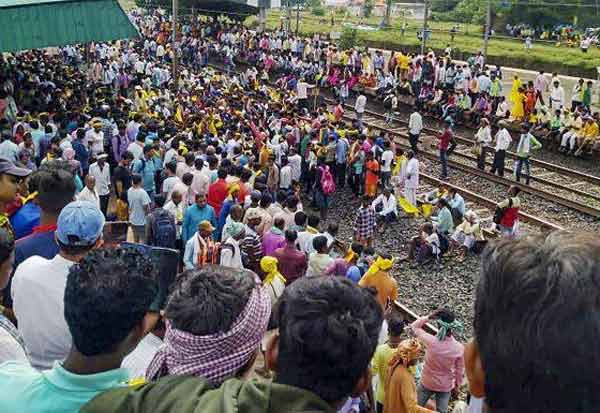  Trains canceled in Jharkhand in wake of Kurmi protest    குர்மி போராட்டம் எதிரொலி:  ஜார்க்கண்டில் ரயில்கள் ரத்து