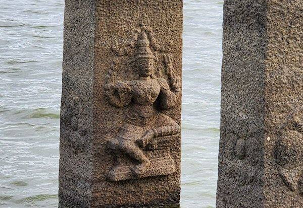 Ancient sculpture of Varuna discovered in Thiruchuzhi    திருச்சுழியில் பழமையான வருணன் சிற்பம் கண்டுபிடிப்பு