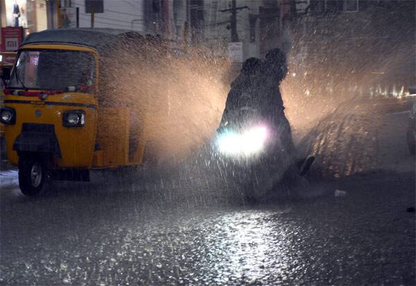 It will rain in Tamil Nadu for another 4 days   தமிழகத்தில் இன்னும் 4 நாள் மழை பெய்யும்