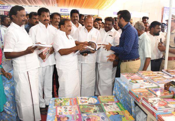  Weaving Book Festival kicks off at Cuddalore Silver Beach    கடலுார் சில்வர் பீச்சில் நெய்தல் புத்தக திருவிழா துவக்கம்