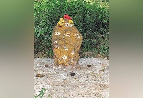  Discovery of Baliveeran Navakandam statue in Thiruvananthapuram    திருவானைக்கோவிலில் பலிவீரன் நவகண்டம் சிலை கண்டெடுப்பு