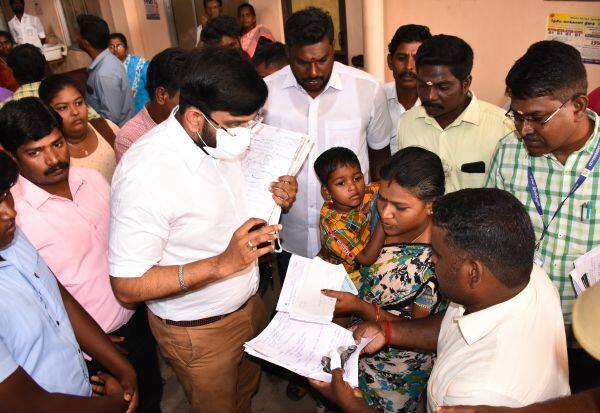  Petition to the collector with small coins creates excitement in Cuddalore    சில்லரை காசுகளுடன் கலெக்டரிடம் மனு கடலுாரில் பரபரப்பு