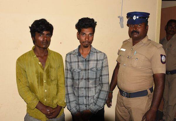  2 youths arrested for theft in temple    கோவிலில் திருட்டு 2 வாலிபர்கள் கைது