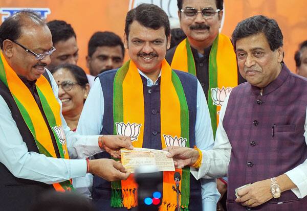 Maharashtra former Chief Minister Ashok Chavan joins BJP   மஹா., முன்னாள் முதல்வர் அசோக் சவான் பா.ஜ.,வில் இணைந்தார்