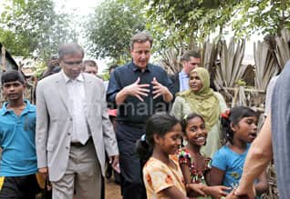 Cameron meets Tamil leaders in Lanka's northern province