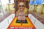 கருணாநிதி நினைவிடத்தில் திடீர் கோவில்: உடன்பிறப்புகள் 'திடுக்'