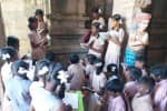 கோயில்களில் தமிழ் கல்வெட்டு படிக்க மாணவர்களுக்கு பயிற்சி