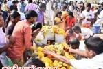 18ம் ஆண்டு சுனாமி நினைவு நாள்: உறவினர்கள் கண்ணீர் மல்க அஞ்சலி
