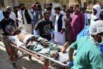  பயங்கரவாதிகள் தற்கொலை படை தாக்குதல் பாகிஸ்தானில் 55 பேர் உடல் சிதறி பலி